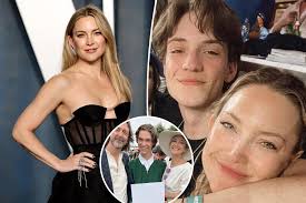 Kate Hudson, ex Chris Robinson reunite for son's graduation