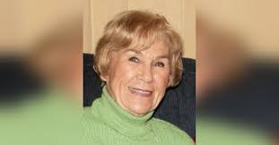 Shannon Brownlee's Instagram, Twitter & Facebook