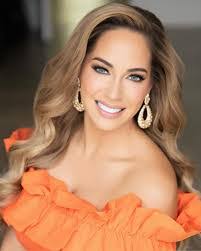 Amber Colvin's Instagram, Twitter & Facebook