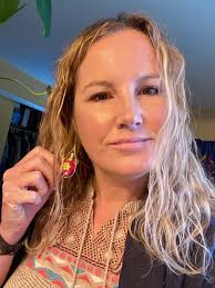 I made some earrings inspired by summer. This one is, Morning dew.