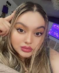 Chelsea Rocha's Instagram, Twitter & Facebook