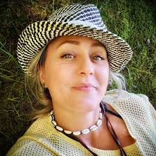 ✨Vintage Moss Box✨ Preserved pillow moss, silver dollar eucalyptus, tree fern,  rock fern and fern moss artfully arranged in a 1915 Rosebud Glacé Pineapple  Fritters wooden box. Sits just over 11” tall.