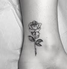 Pin Von Lea Brndg1 Auf Tatouage Mama Tattoo Ideen Kleine Rose Tattoos Tattoo Mama