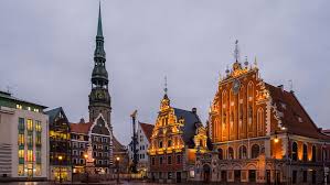 25 лет назад рижская дума сменила название улицы космонавтикас гатве на улицу. Vlasti Rigi Razreshili Svobodnoe Vozlozhenie Cvetov Na 9 Maya Gazeta Ru Novosti