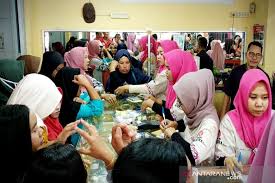 Maybe you would like to learn more about one of these? Harga Turun Saatnya Kembali Membeli Emas Antara News Kalimantan Tengah Berita Terkini Kalimantan Tengah