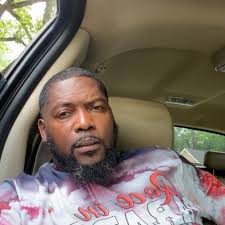 Calvin Ray's Instagram, Twitter & Facebook