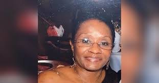 Polly Calhoun's Instagram, Twitter & Facebook