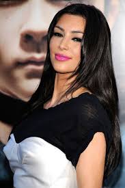 Kim Kardashian S Complete Beauty Evolution In 2020 Kim Kardashian Hair Kardashian Beauty Kim Kardashian Makeup