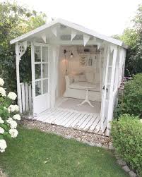 L E O N I E On Instagram Puh Ganz Schon Heiss Da Draussen Heute Schlaft Ein Teil Der Familie Hier Draussen I Design Gartenhaus Haus Und Garten Haus