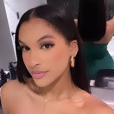 Marcy Diaz's Instagram, Twitter & Facebook