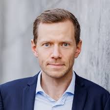 Dennis Partridge's Instagram, Twitter & Facebook