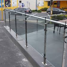 Dengan anak tangga yang terbuat dari bahan stainless steel, dipadu dengan railing tangga kaca, area ini sangat apik buat disajikan. Aluminium Railing Tangga Stainless Steel Harga Price India Okchem