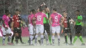Con una gran actuación del 10 sabalero, colón venció a independiente y jugará la gran final de la copa de la liga profesional el viernes ante racing. Colon Vs Independiente Del Valle Final De Copa Sudamericana Fue Interrumpida Por Intensa Lluvia En Asuncion Deportes Peru21