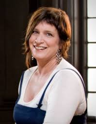 Kelly Blaser LMFT (@yogaladykelly)