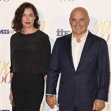 Luca zingaretti est connu pour les vacances du petit nicolas, frères de sang. Luca Zingaretti Da Montalbano A Luisa Ranieri La Sua Vita In Foto Amica