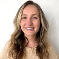 Amanda Baginski's Instagram, Twitter & Facebook