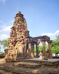 The Hajariya Mahadev Temple, located in Mandi Bamora, Sagar District, Madhya Pradesh, is a revered Hindu shrine dedicated to Lord Shiva. The exact origins of the temple are shrouded in time, but