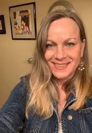 Lucinda Wagner's Instagram, Twitter & Facebook