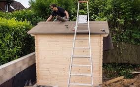 Pour compléter l'abri et en améliorer la toiture, vous trouverez des éléments qui permettent de l'étanchéifier ou de la décorer. Choisir Le Revetement De Toiture Pour L Abri De Jardin