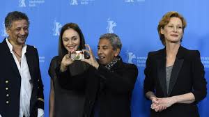 Là, elle discute en ligne et sympathise rapidement avec beth, qui se présente comme une jeune maman dynamique. Berlinale Bouchareb Ausculte La Detresse D Une Mere Face Au Depart De Sa Fille En Syrie