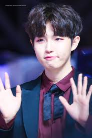 Wanna one alum kim jaehwan backed in the hospital due to high eever and his fans express concern. Wanna One Pics On Twitter Hq 171202 Kim Jaehwan Cr Flower Road Kimjaehwan Wannaone Mma2017 ìëì ê¹ì¬í Https T Co Eswlnwaqx1