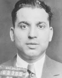 Harry "Happy" Maione fue un mafi0so de NY, que pertenecía al brazo arm4do  del Sindicato nacional del crim£n durante los años 1930. Actuó como sic4ri0  de Murd£r, Inc., un grupo del crim£n