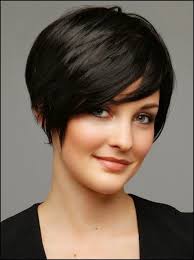 Short layered bob hairstyle with layering at the ends of the hair is a great choice for petite women with round face. Beautiful Women Hair With Round Faces Jpg 518 695 Short Hair Styles 2014 Hair Styles 2014 Short Hair Trends