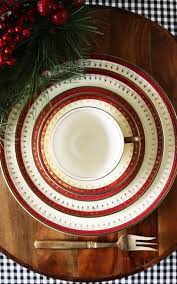 On christmas day in america, you'll find ham and scalloped potatoes on the table. A Vibrant Yet Subtle And Elegant Dinnerware Set From The American Classic Pottery Christmas Dinner Table Dinner Party Table Settings Christmas Dinnerware Sets