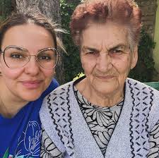 Moja Mladenka ❤️ moja bosanka,naša prabaka. Moje jedino sto mi je ostalo od  porodice koja me je odgajila. Mogla bih roman napisati o tome koliki je ona  borac od žene. Sva snaga