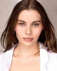 Lillian Perkins's Instagram, Twitter & Facebook