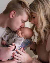 Liam Tyler Stennett 11/24/24 4.9lbs Our little miracle. 🩵