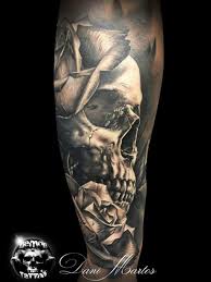 Il n'est toutefois pas évident de le. Skull Tattoo Tatouage Biker Cerf Tatouage Tatouage Realiste