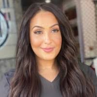 Beth Mercurio's Instagram, Twitter & Facebook