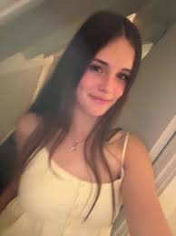 evie 🤍 (@evie..meyer)