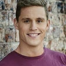 Glenn Bartolini's Instagram, Twitter & Facebook