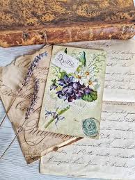 Le margherite necessitano di esser innaffiate in maniera regolare. Cartolina Vintage Vittoriana Biglietto Di Auguri Portafortuna E Amicizia Con Fiori Violette E Margherite Vintage Vintage World Maps Map