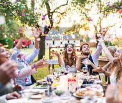 Yemek sepeti ile binlerce restoran, yüz binlerce yemekten istediğinizi anında online sipariş edebilir, paket servis ile yemek siparişi verebilirsiniz. Florya Yemek Ticaret A S