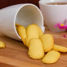 Kue salju menjadi salah satu satu produk kue kering klasik favorit. Resep Lidah Kucing 5 Bahan Untuk Suguhan Lebaran Lifestyle Fimela Com