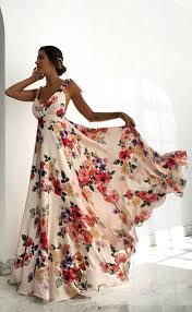 Ha sido todo un acierto, las invitaciones un lujo que está sorprendiendo a nuestros invitados, y el sello quedó fenomenal. Vestidos Para Invitadas A Eventos Y Bodas La Quinta De Illescas