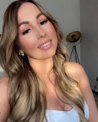 Darcy Sharp's Instagram, Twitter & Facebook