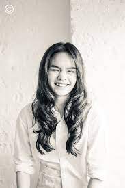 เส นทางการเป นศ ลป นท โรยไปด วยความกดด น ของแอลล ally อช รญา น ต พน ในว ย 16 ป พ ลาท ส เต น การออกกำล งกาย