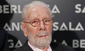 A subasta las 3.000 novelas eróticas de Luis García-Berlanga