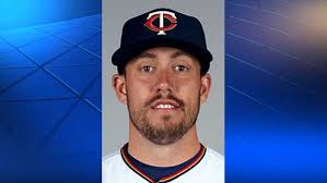 Pirates acquire reliever Pat Light from Twins