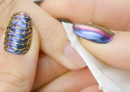 Si eres de las personas que te gusta lucir unas uñas originales y diferentes, que llamen la atención, pero no te entusiasma la idea de las uñas postizas o de porcelana, siempre puedes decorarlas tú misma, con lo cual no sólo. Instrucciones Unas De Gel Uv Paso A Paso Manicura24 Manicura24