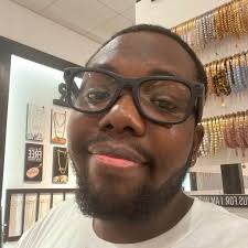 How to play tank effectively in 2v1 situations in Marvel Rivals?