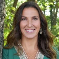 Jenny Beers's Instagram, Twitter & Facebook