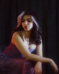 i wish you roses 💄: @amelia.rojas._ 📍: Kirby's house