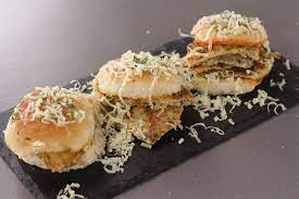 How To Make Egg Benjo Sk Khazana Recipe By Masterchef Sanjeev Kapoor Recipe Recipes Food Starters Recipes