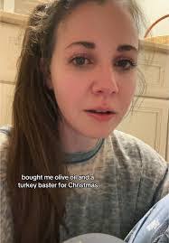 Erin Lahti's Instagram, Twitter & Facebook