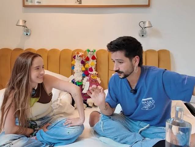 Evaluna y Camilo hablan como nunca de la crianza que dan a sus hijas, Índigo  y Amaranto | ¡HOLA!